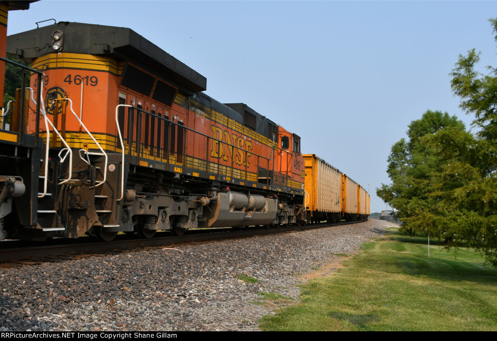 BNSF 4619 Roster shot